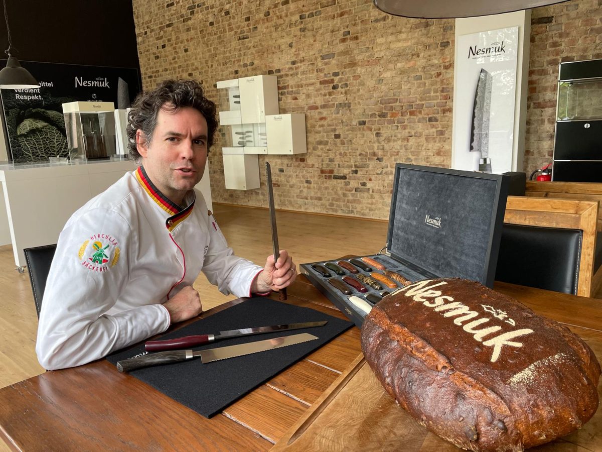 IN DER HAND WIRK‘s noch BESSER .. 👍🏼⁠Präsentation des neuen HERCULES-⁠BROTMESSER in der NESMUK-⁠Manufaktur Solingen