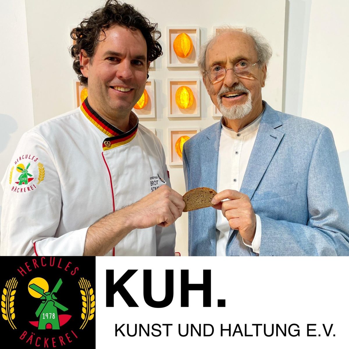 Zwei HERCULANER bei der Brotübergabe